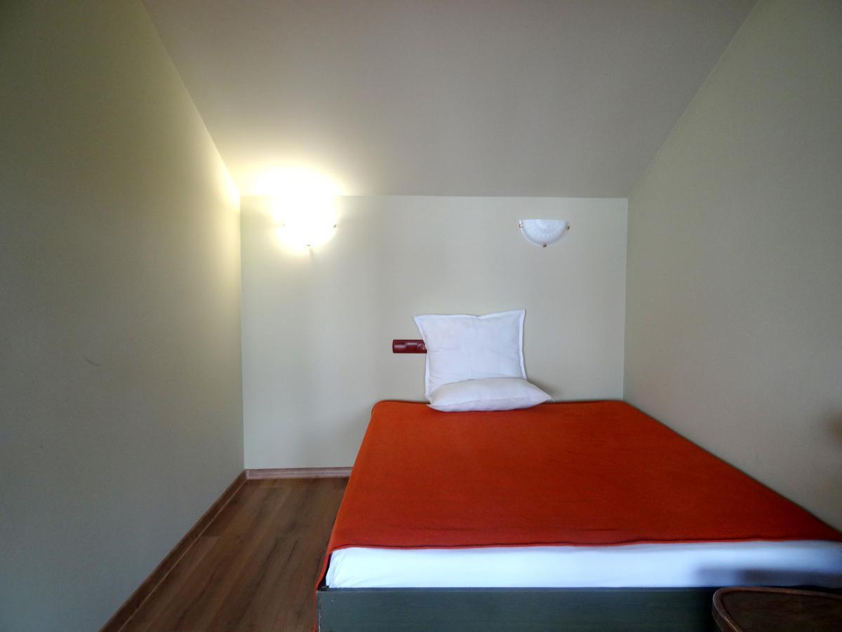 Family Hotel Rose Pavel Banya Eksteriør billede