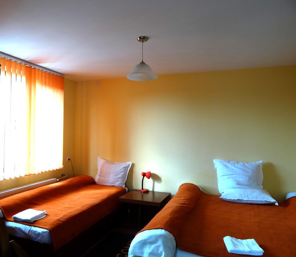 Family Hotel Rose Pavel Banya Eksteriør billede