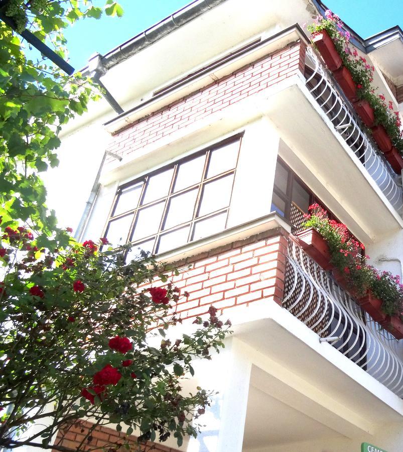 Family Hotel Rose Pavel Banya Eksteriør billede