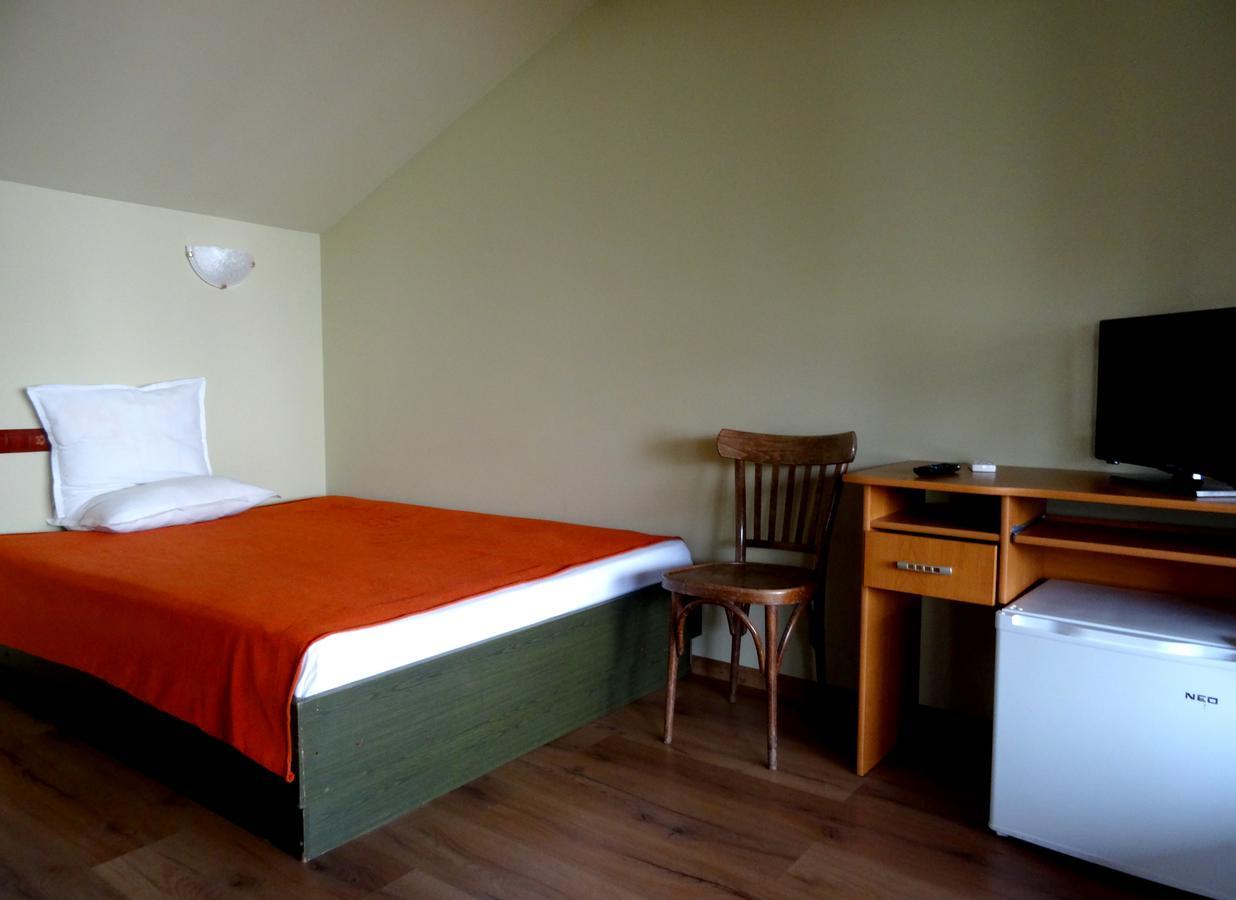 Family Hotel Rose Pavel Banya Eksteriør billede